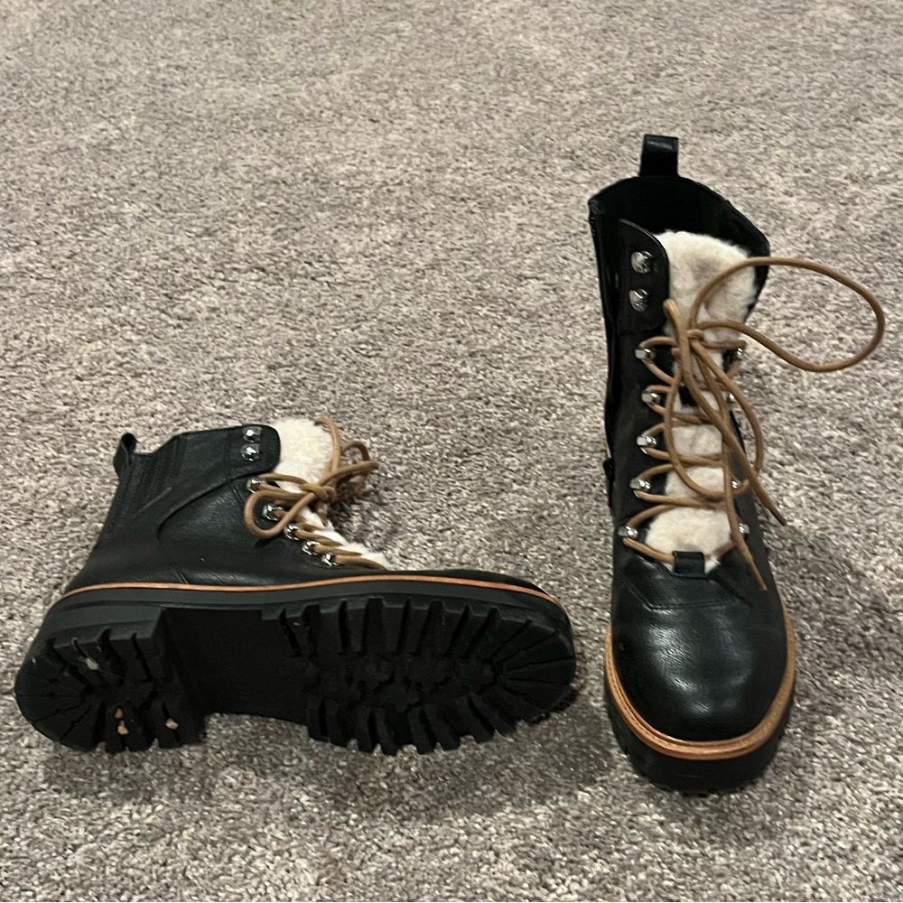 Nine West Black and Cream Fur Combat Boots, 7